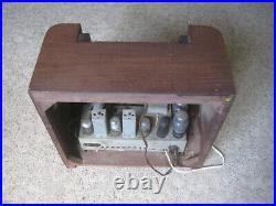 Sparton Wooden Table Top Vintage Radio. Model Unknown