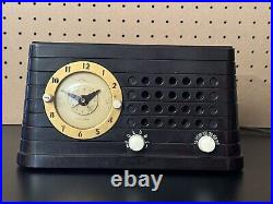 TELECHRON MUSALARM AM CLOCK RADIO BAKELITE MODEL 8H59 Vintage TUBE Radio