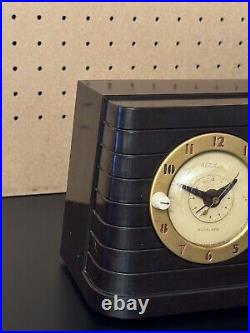 TELECHRON MUSALARM AM CLOCK RADIO BAKELITE MODEL 8H59 Vintage TUBE Radio