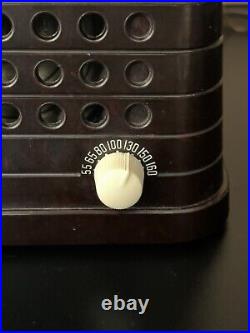 TELECHRON MUSALARM AM CLOCK RADIO BAKELITE MODEL 8H59 Vintage TUBE Radio
