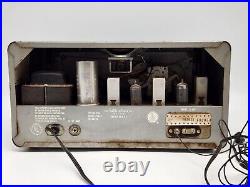 The Hallicrafters Co Model S-107 Vintage Short Wave Tube Radio Receiver