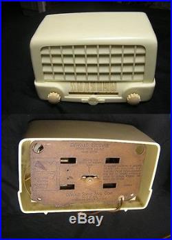 Tiny Vintage Streamlined Dewald Urea Plascon Tube Radio! Very Nice! Works