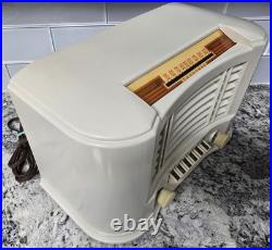 Truetone Art Deco Vintage Tube Radio? Model D-2616, Series C Works Well