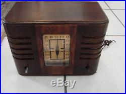 VINTAGE 1938 RCA Victor 95T Tube Radio Small Wood Cabinet Police Broadcast