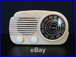 VINTAGE 1940s ART DECO FADA MID CENTURY ANTIQUE OLD SWIRLED CATALIN COLORS RADIO