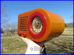 VINTAGE 1940s FADA ART DECO OLD ANTIQUE CATALIN BAKELITE BULLET RADIO NO CRACKS