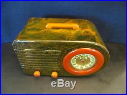 VINTAGE 1940s FADA ART DECO OLD MARBLED CATALIN ANTIQUE BAKELITE BULLET RADIO