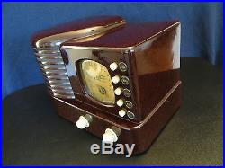 VINTAGE 1940s GREAT OLD ZENITH ART DECO ANTIQUE BAKELITE TUBE RADIO NO CRACKS