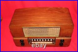 VINTAGE 1942 EMERSON RADIO Model 607 WOOD RADIO WORKS GREAT CLEAN AND NICE