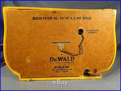 VINTAGE 1946 DEWALD A-501 BUTTERSCOTCH CATALIN TUBE RADIO NEEDS A LITTLE WORK