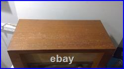 VINTAGE 1950S RCA VICTOR BROADCAST RECEIVER Tube RADIO MODEL 67QR53W WORKING VINTAGE 1950S RCA VICTOR BROADCAST RECEIVER Tube RADIO MODEL 67QR53W WORKING