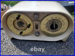 VINTAGE 1950's ZENITH WHITE AM TUBE CLOCK RADIO OWL EYES UNTESTED