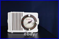 VINTAGE 1950s DEWALD MIDGET ART DECO MID CENTURY OLD ANTIQUE CLOCK RADIO