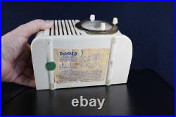 VINTAGE 1950s DEWALD MIDGET ART DECO MID CENTURY OLD ANTIQUE CLOCK RADIO