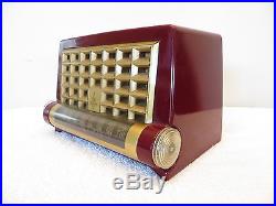 VINTAGE 1950s OLD RAYMOND LOEWY EMERSON BAKELITE RADIO & A RARE FM TUBE CHASSIS