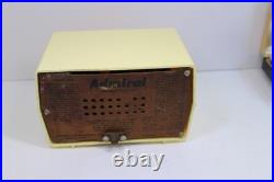 VINTAGE 1950s ORIGINAL YELLOW ADMIRAL ATOMIC MID CENTURY ANTIQUE BAKELITE RADIO