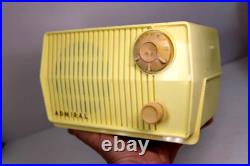 VINTAGE 1950s ORIGINAL YELLOW ADMIRAL ATOMIC MID CENTURY ANTIQUE BAKELITE RADIO