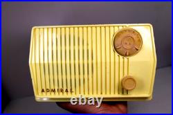 VINTAGE 1950s ORIGINAL YELLOW ADMIRAL ATOMIC MID CENTURY ANTIQUE BAKELITE RADIO