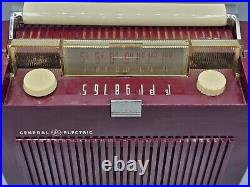 VINTAGE 1952 General Electric Burgundy 4-Tube Portable AM Radio, Model 607