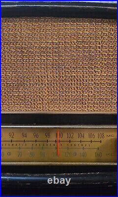 VINTAGE 1961 ZENITH AM/FM TUBE RADIO G730Y With PHONO IMPUT! TESTED/WORKING