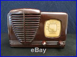 VINTAGE 40s MOTOROLA ART DECO OLD BAKELITE MID CENTURY AUTOMOTIVE ANTIQUE RADIO