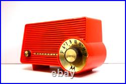 VINTAGE 50, s MOTOROLA RED DRAGSTER 5T22W BAKELITE MACHINE AGE TUBE ANTIQUE RADIO