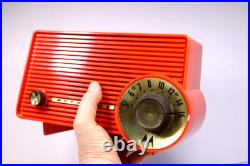 VINTAGE 50, s MOTOROLA RED DRAGSTER 5T22W BAKELITE MACHINE AGE TUBE ANTIQUE RADIO