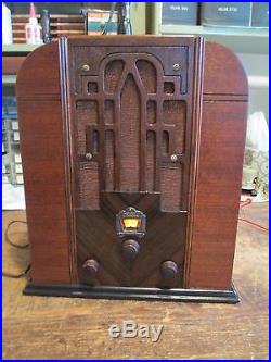 Vintage Clarion Tombstone Tube Radio