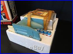VINTAGE EARLY 1960s PEPSI COLA ANTIQUE OLD SODA MACHINE TRANSISTOR RADIO IN BOX