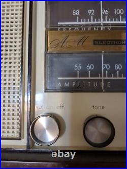 VINTAGE Electro home Am/FM Tube Radio Early 1960's Made in the USA