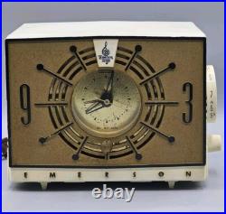 VINTAGE Emerson Telechron Clock Tube AM Radio, Model 700126 VINTAGE Emerson Telechron Clock Tube AM Radio, Model 700126