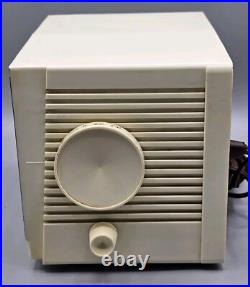 VINTAGE Emerson Telechron Clock Tube AM Radio, Model 700126 VINTAGE Emerson Telechron Clock Tube AM Radio, Model 700126