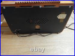 VINTAGE FARNSWORTH MODEL ET-069 TUBE RADIO WOODEN Powers On