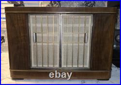 VINTAGE GERMAN SIEMENS SCHATULLE H52 tube radio (For REPAIR) VINTAGE GERMAN SIEMENS SCHATULLE H52 tube radio (For REPAIR)