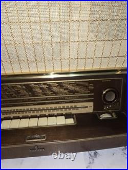 VINTAGE GERMAN SIEMENS SCHATULLE H52 tube radio (For REPAIR) VINTAGE GERMAN SIEMENS SCHATULLE H52 tube radio (For REPAIR)