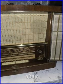 VINTAGE GERMAN SIEMENS SCHATULLE H52 tube radio (For REPAIR) VINTAGE GERMAN SIEMENS SCHATULLE H52 tube radio (For REPAIR)