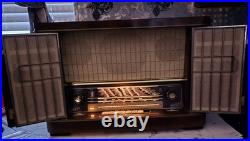VINTAGE GERMAN SIEMENS SCHATULLE H52 tube radio (For REPAIR) VINTAGE GERMAN SIEMENS SCHATULLE H52 tube radio (For REPAIR)