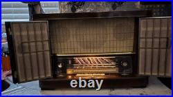 VINTAGE GERMAN SIEMENS SCHATULLE H52 tube radio (For REPAIR) VINTAGE GERMAN SIEMENS SCHATULLE H52 tube radio (For REPAIR)