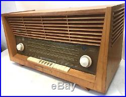 VINTAGE GRUNDIG MAJESTIC 4095 BC/FM/SW1/SW2 Tube Radio Wooden Console 27L WORKS