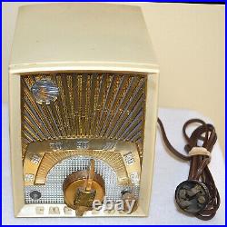 VINTAGE MCM ATOMIC 1952 Petite Emerson 707B Mustard SUNBURST 5 Tube Radio WORKS