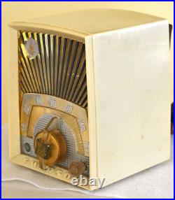 VINTAGE MCM ATOMIC 1952 Petite Emerson 707B Mustard SUNBURST 5 Tube Radio WORKS