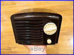 Vintage Old 1937 Silvertone Art Deco Depression Era Bakelite Midget Tube Radio
