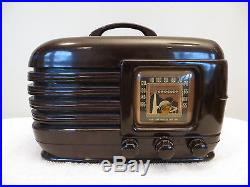 VINTAGE OLD 1940 CROSLEY NEW YORK WORLDS FAIR TRYLON & PERISPHERE TUBE RADIO