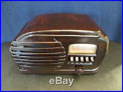 VINTAGE OLD 1940s MACHINE AGE BELMONT SWIRLED BAKELITE RADIO GREAT MODERN, STYLE