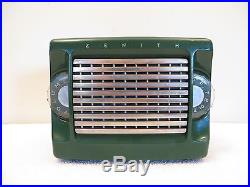 VINTAGE OLD 1950s ZENITH GREEN COLOR ANTIQUE PLASTIC TUBE RADIO, NO CRACKS