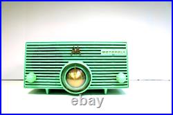 VINTAGE OLD 50s MOTOROLA ATOMIC MID CENTURY JET SPACE AGE ANTIQUE BAKELITE RADIO