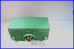 VINTAGE OLD 50s MOTOROLA ATOMIC MID CENTURY JET SPACE AGE ANTIQUE BAKELITE RADIO
