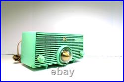 VINTAGE OLD 50s MOTOROLA ATOMIC MID CENTURY JET SPACE AGE ANTIQUE BAKELITE RADIO