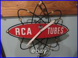 VINTAGE ORIGINAL 1950's RCA TUBES CLOCK ATOMIC CLOCK RUNS GREAT