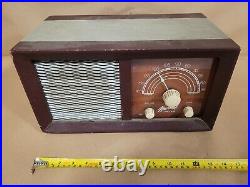 VINTAGE RARE Newcomb Tube Radio Model B-100 1950s WORKING